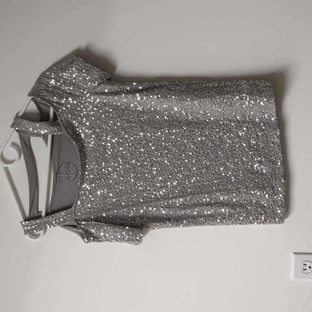 Sequin Shoulder Peak T